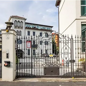 Apartment Lux 2 Metro M2, Mailand
